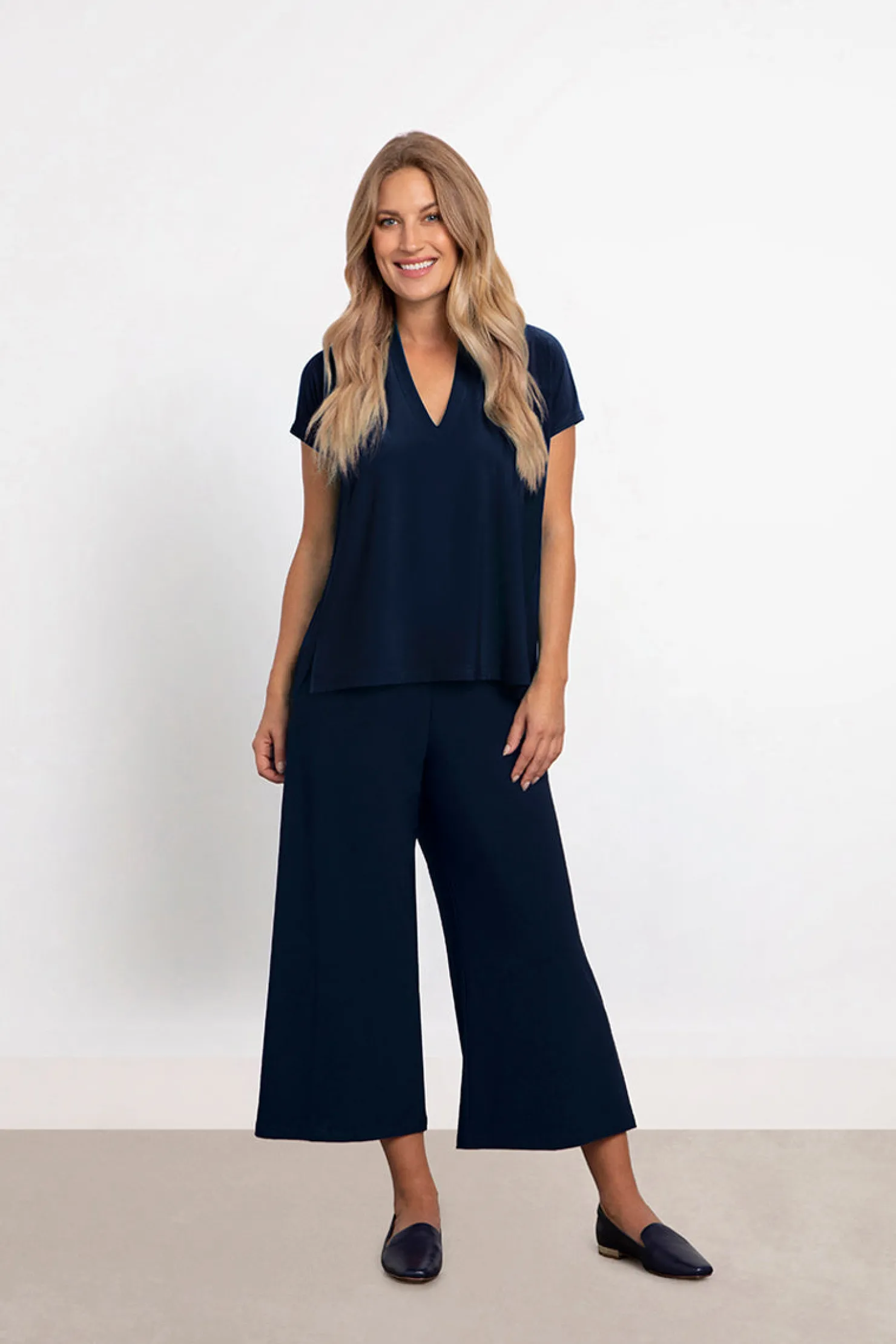 Sympli Tops>Deep V Top Short Sleeve Navy