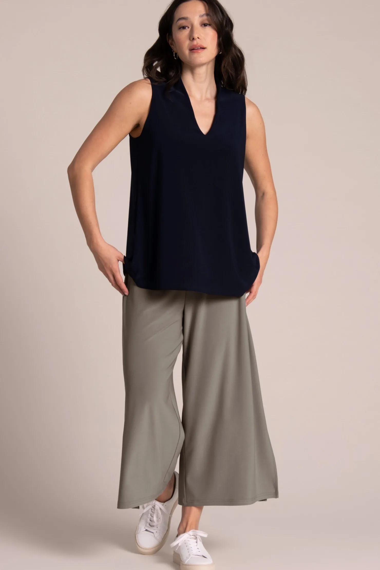 Sympli Tops>Deep V Trapeze Tank Navy