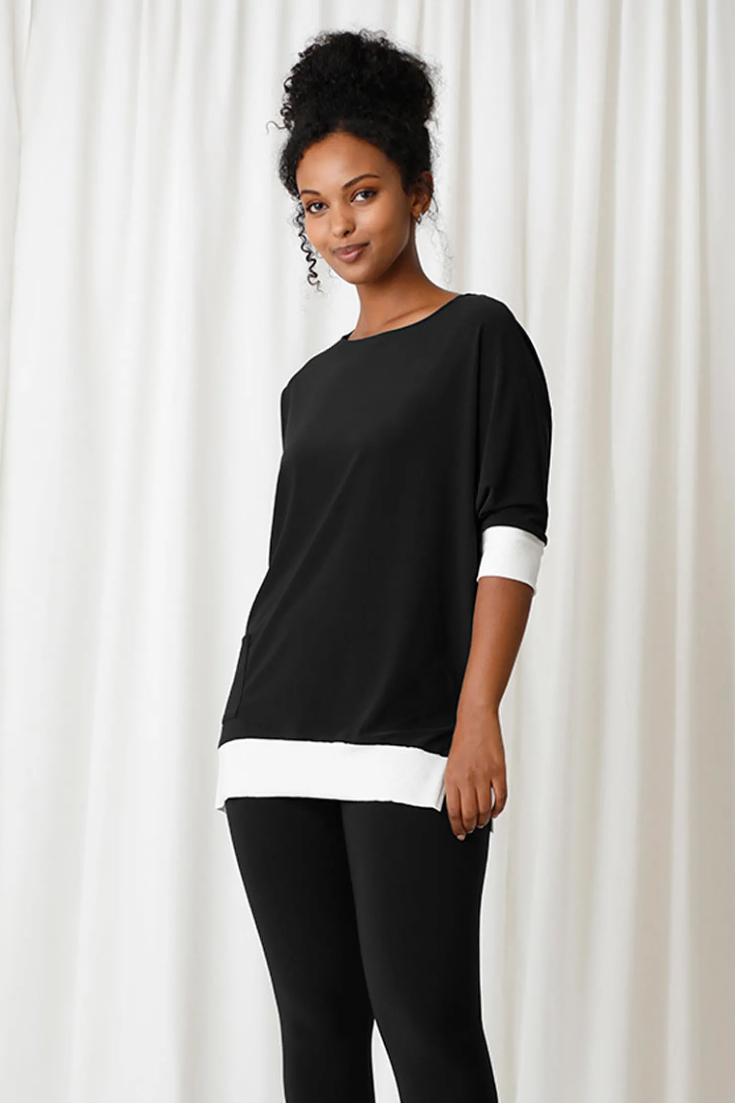 Sympli Tops>Motion Pocket Boxy Tunic Black/Wht