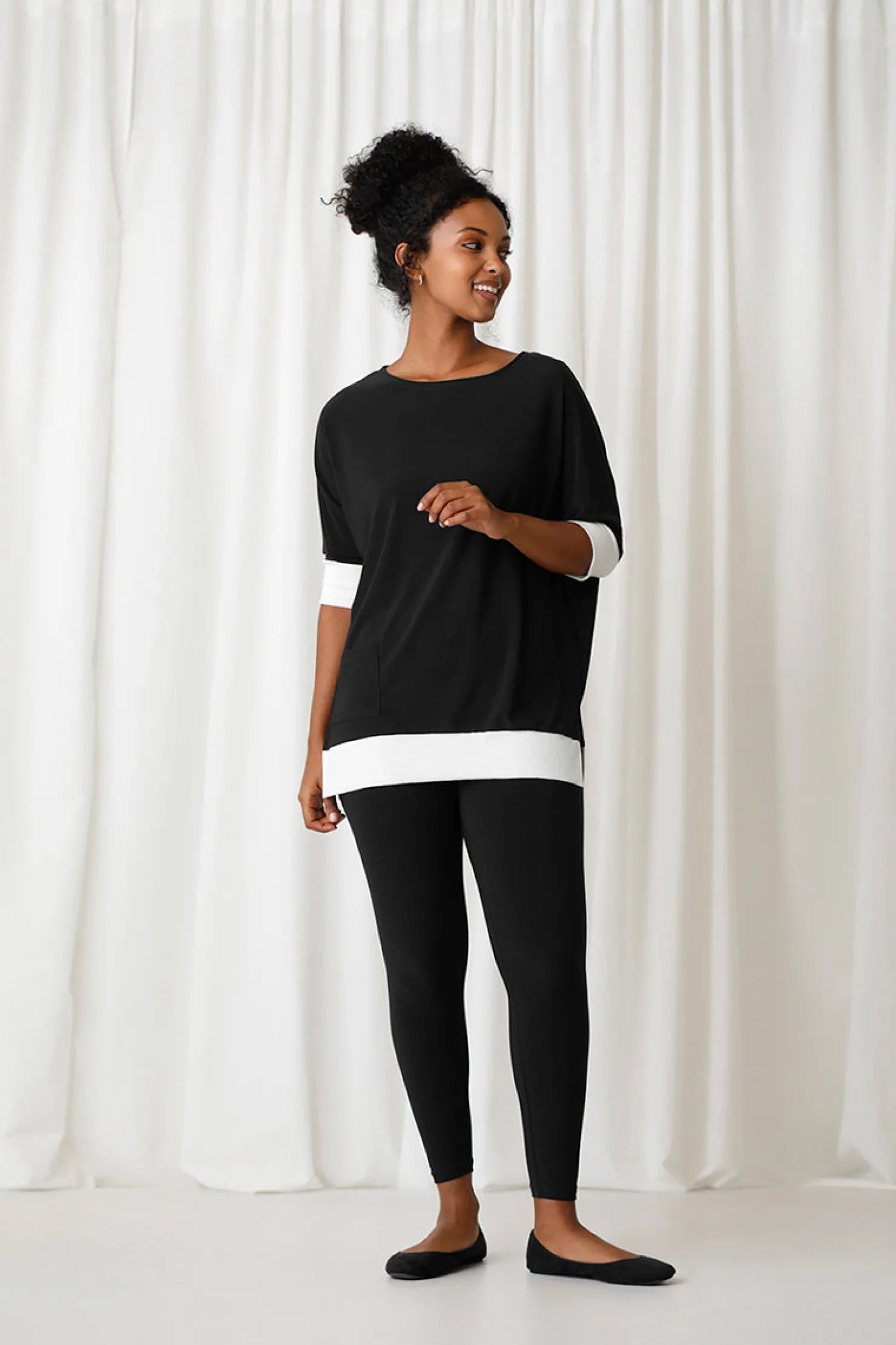 Sympli Tops>Motion Pocket Boxy Tunic Black/Wht